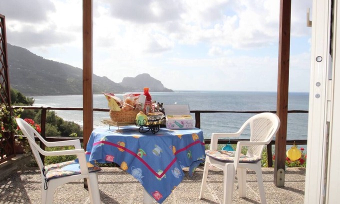 Sant'Ambrogio House | AMAZING CEFALU, pvt beach & Pool