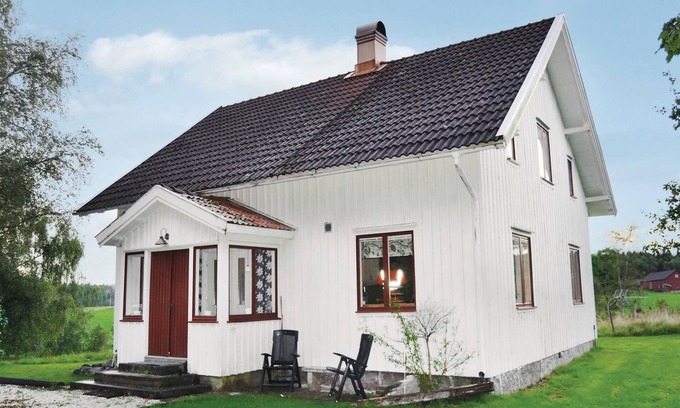 Katebol House | Amazing home in Hedekas with kitchen