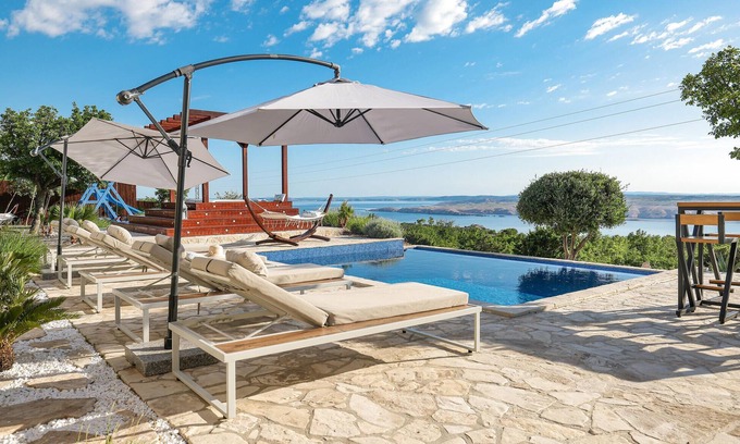 Senj House | Amazing home in Stinica