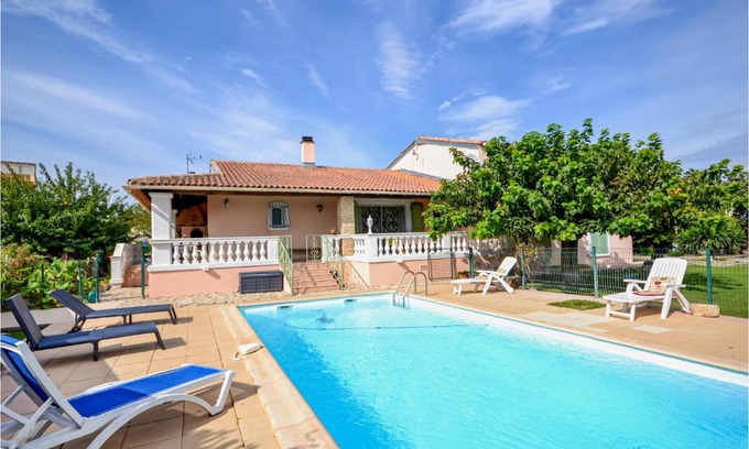 Uchaud House | Amazing home in Uchaud with 4 Bedrooms, WiFi and Outdoor swimming pool