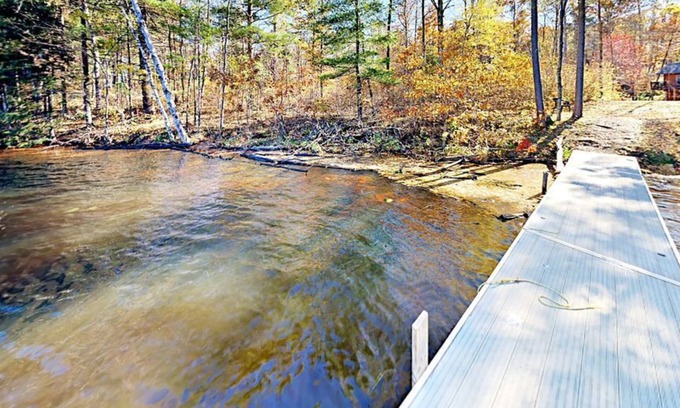 Hayward Cabin | Amazing Lake Home With Room For The Whole Family