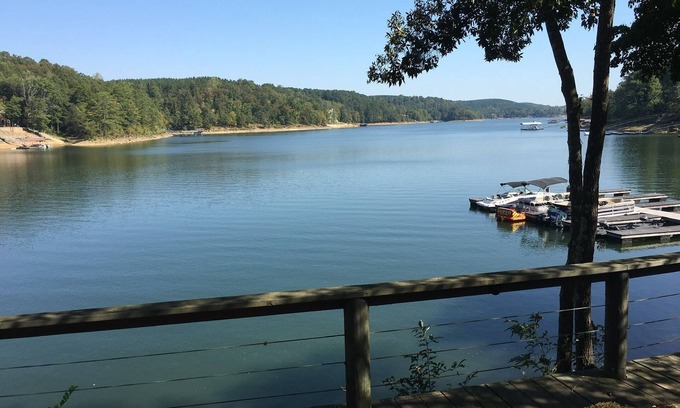 Logan House | Amazing LAKEFRONT 4 bedroom at Silverock Cove on Smith Lake