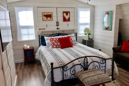 Pilot Hill Apartment | Amazing Loft on Horse Ranch