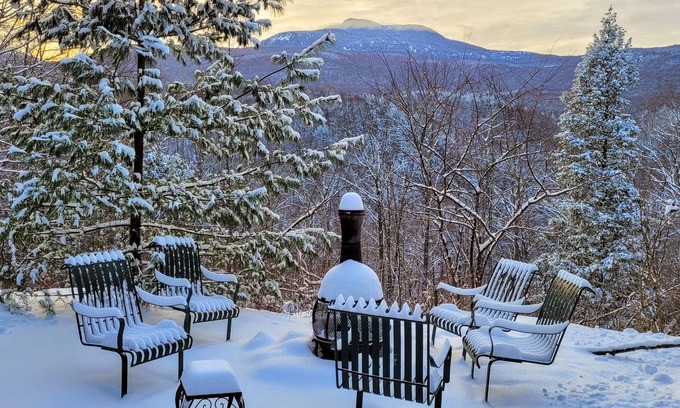 Waterbury Cabin | Amazing Mountain Views!