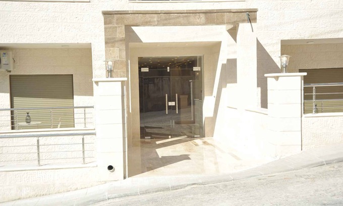 Al Abdali Apartment | Amazing one Bedroom Apartment in Amman, Elwebdah 2