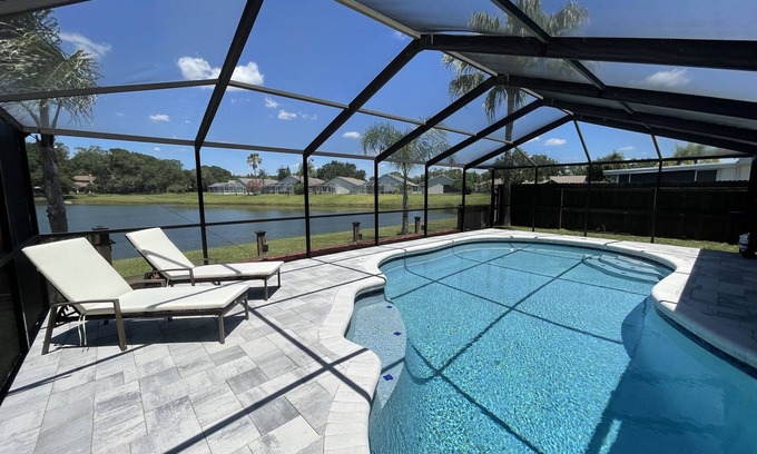 Providence Lakes House | Amazing Pool Oasis*15 min Downtown Tampa*Lake view
