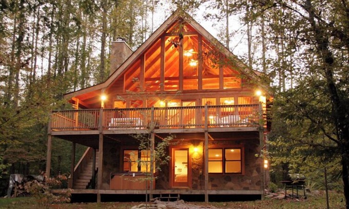 Gatlinburg - Pigeon Forge Cabin | Amazing River Retreat by Vtrips