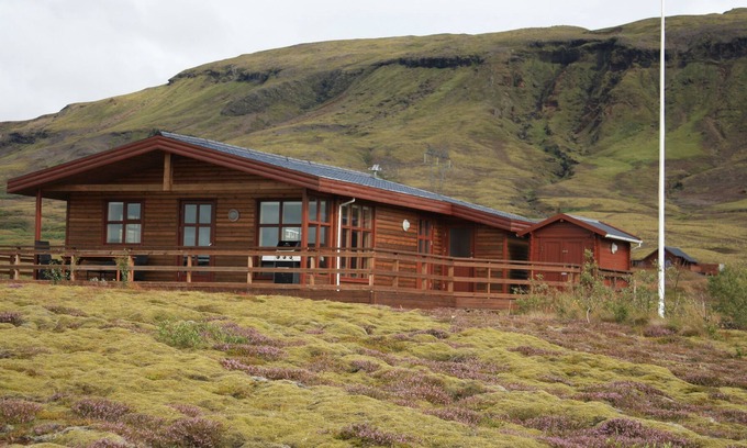 Selfoss Cottage | AMAZING VIEW. Great location in the heart of the Golden Circle. Luxury hot tub