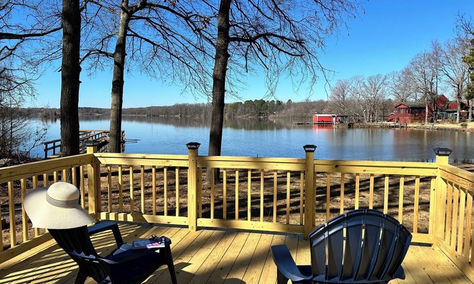 Perryville House | Amazing View of Harris Brake Lake in Perryville