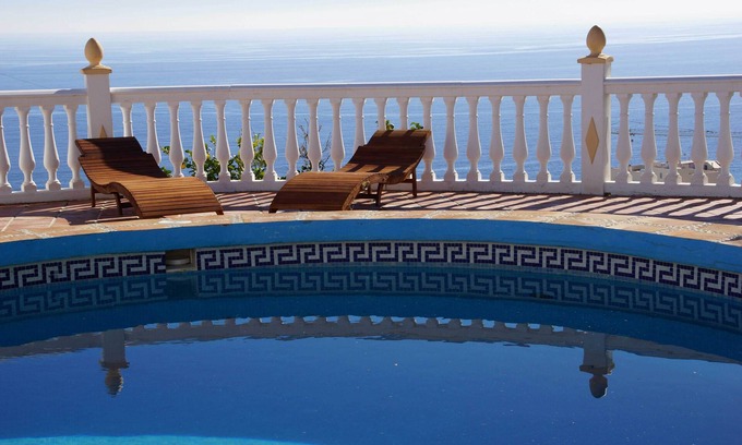 Velilla-Taramay Villa | Amazing villa with panoramic sea views close to the sea