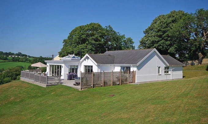 Saundersfoot Cottage | Amber Cottage - Luxury Cottage Hot Tub Sea Views and Log Burner