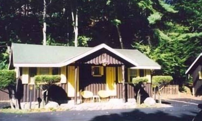 Lake George Hotel | Amber Lantern Lake George Motel and Cottage Rentals