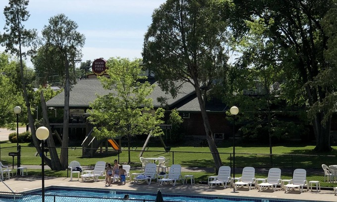 Wisconsin Dells Hotel | Amber's Inn & Suites