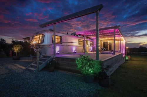 Tiers Cross Apartment | American Airstream - Blossom Farm - Tiers Cross