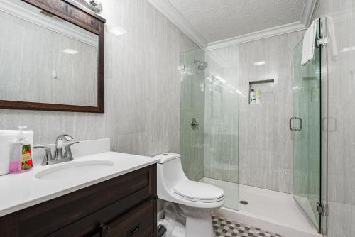 Jeffersonville Apartment | American Pharaoh Twin Spires Suite