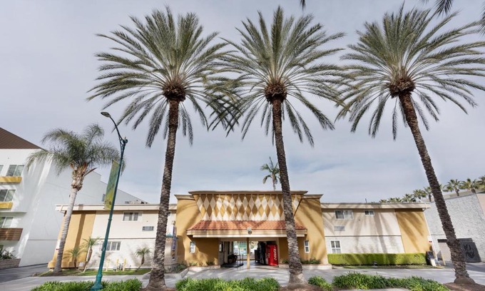 Anaheim Resort Hotel | Americas Best Value Inn & Suites Anaheim
