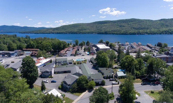 Lake George Hotel | Americas Best Value Inn & Suites Lake George