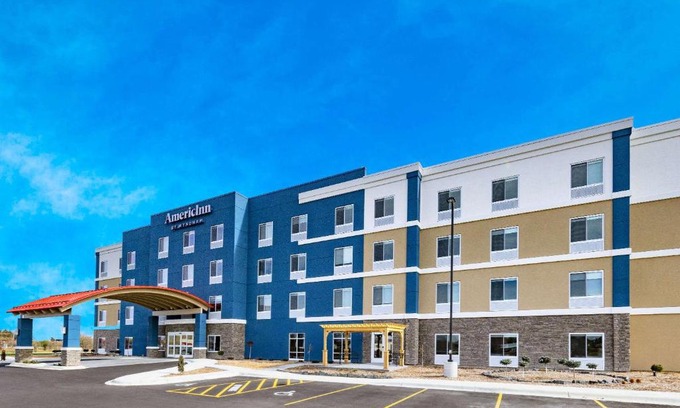 International Falls Hotel | AmericInn by Wyndham International Falls
