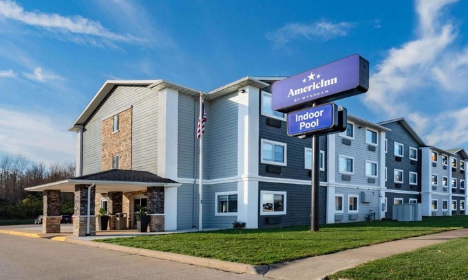 Quincy Hotel | AmericInn by Wyndham Quincy