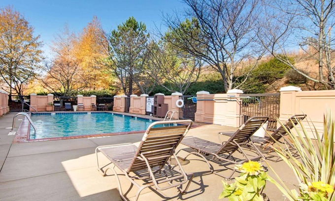 Lithonia Hotel | AmericInn by Wyndham Stonecrest near Atlanta
