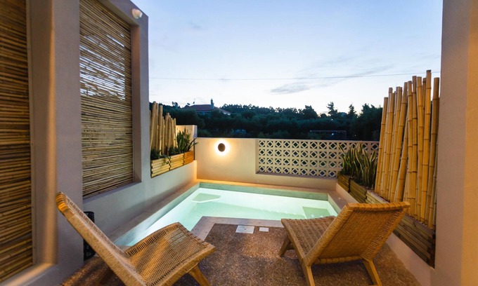 Polichrono House | Amoessa Boutique
