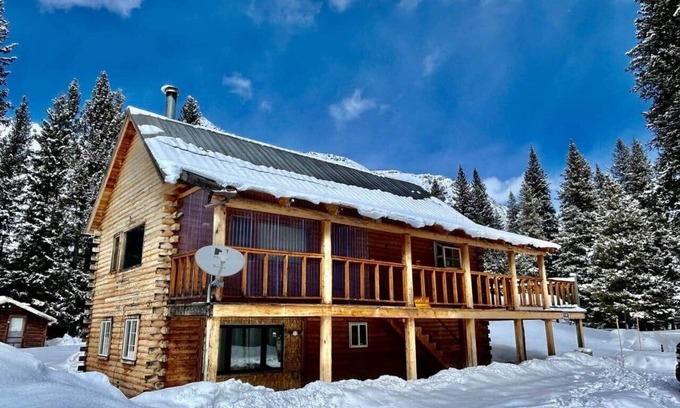 Silver Gate House | Amphitheater Mountain Cabin