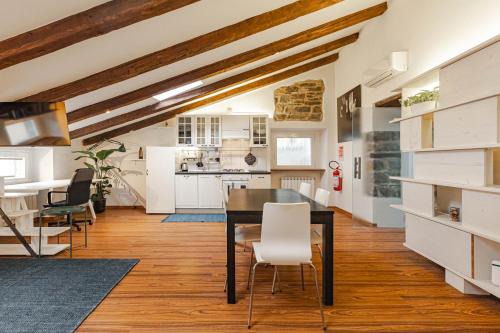 Barriera Vecchia-San Giacomo Apartment | Ampio loft confortevole nel cuore di Trieste