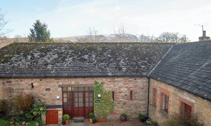 Penrith Cottage | An attractive and spacious cottage close to the River Eamont.