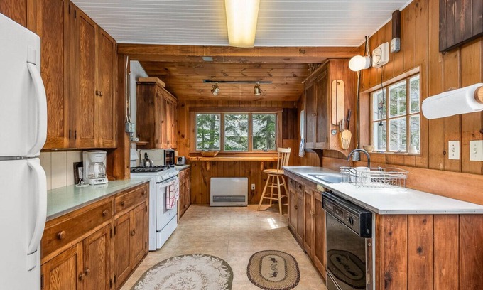Southport Cottage | An enchanting Maine cottage, where timeless charm meets modern luxury!