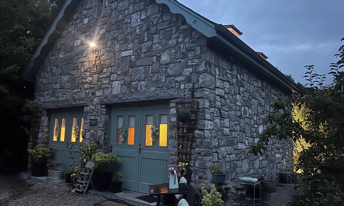 Ashbourne Cottage | An Irish welcome. Quiet Country Cottage close to Dublin Airport & City