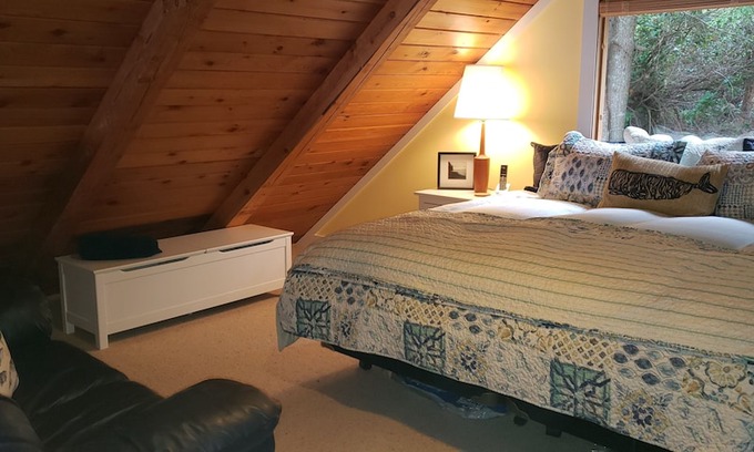 Juan de Fuca Electoral Area Cottage | An Oceanfront Cottage with Stunning Views