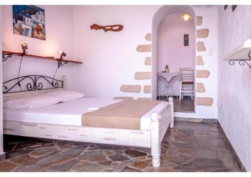 Milos Apartment | Anastasia's Triovasalos