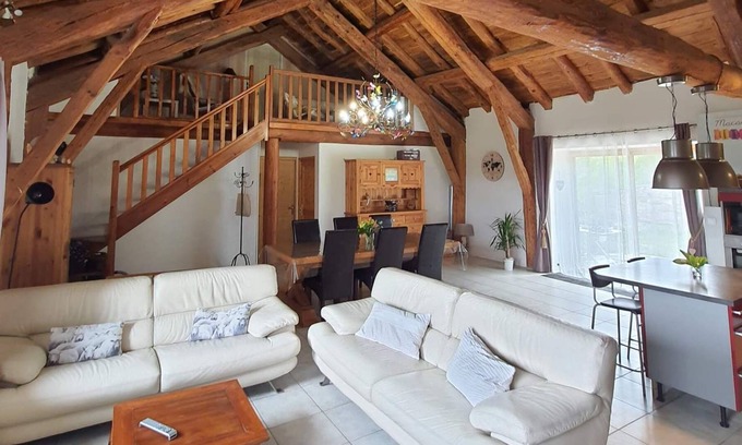 Prunieres House | Ancien Corps de Ferme Restauré Avec vue Imprenable