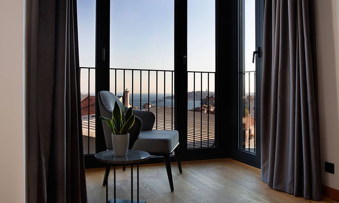 Kabatas House | Ando Living - Taksim Gumussuyu Townhouse