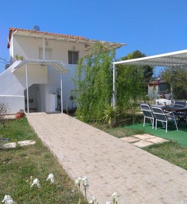 Chalcis House | Angel House