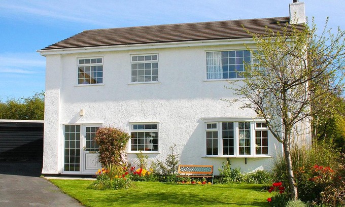 Menai Bridge House | Anglesey White Haven