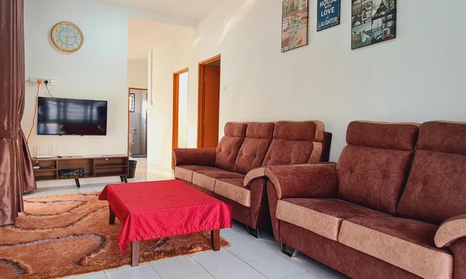 Banting House | Anjung KLIA House 72 With Neflix
