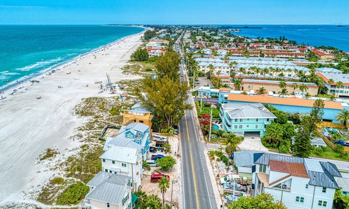Bradenton Beach House | Anna Maria Island Beach Happy-direct Beach Front