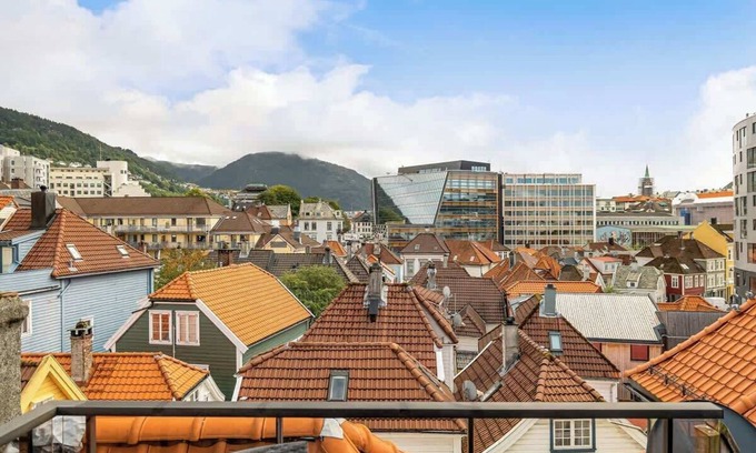Bergen City Centre Apartment | Anno 1645 | Private roof terrace & Easy Check-In
