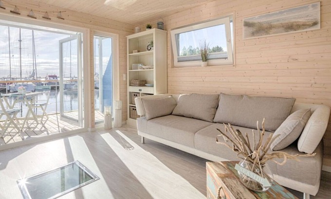 Burgstaaken Boat Rental | Antje Frieda Comfortable holiday residence