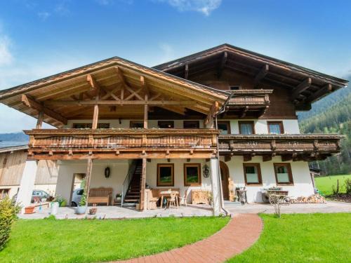 Saalfelden am Steinernen Meer Apartment | Apartment in Saalfelden near Ski Areas