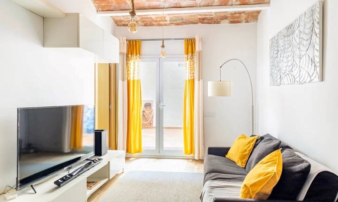 Collblanc y La Torrassa Apartment | Apartamento Nuevo Espacioso Cómodo a 7 Minutos Caminando del Camp Nou