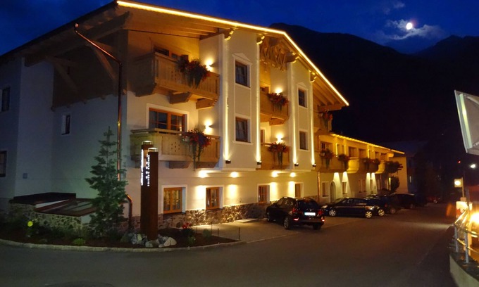 Sankt Anton am Arlberg Hotel | Apart-Hotel San Antonio