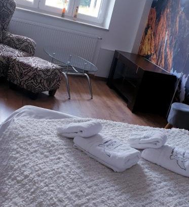 Bierutowice Apartment | Apartament De Luxe Nad Gołębiem