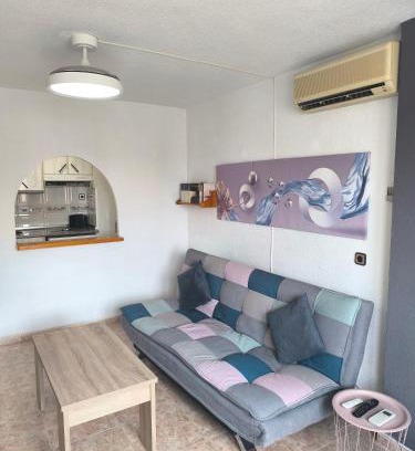 Rincon de Loix Apartment | Apartament piscis en Benidorm, 1 min playa levante, Wi-Fi, AC y parking