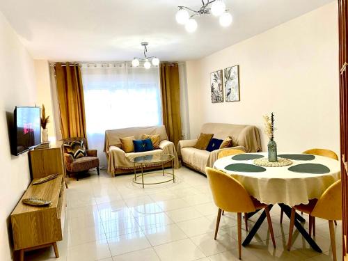 Aguilas Apartment | Apartamento céntrico junto paseo, playas y zonas de interés!