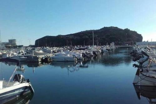 Llanca Apartment | Apartamento en el Puerto de Llança!