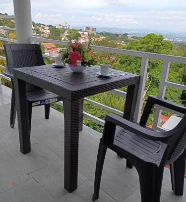 San Salvador Apartment | Apartamento Familiar 3 con 3 habitaciones 4 camas más litera