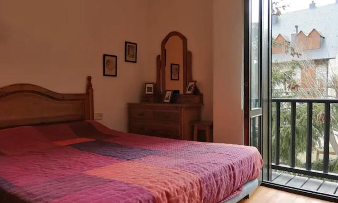 Taull Apartment | Apartamento Herbasabina 3 con jardín comunitario y piscina en verano