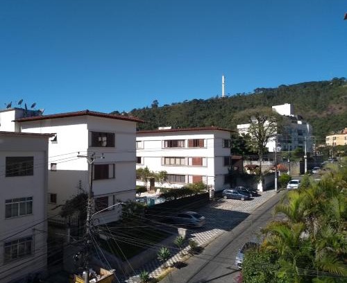 Teresopolis Apartment | Apartamento para suas férias próximo a avenida, localizado no 3 pavimento em prédio sem elevador